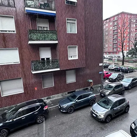 Atene House Appartament Zona Cimiano - Daire *