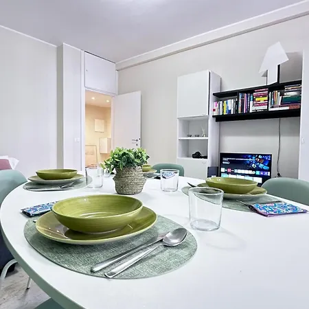 Atene House Appartament Zona Cimiano - Daire